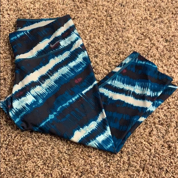 Nike cropped leggings